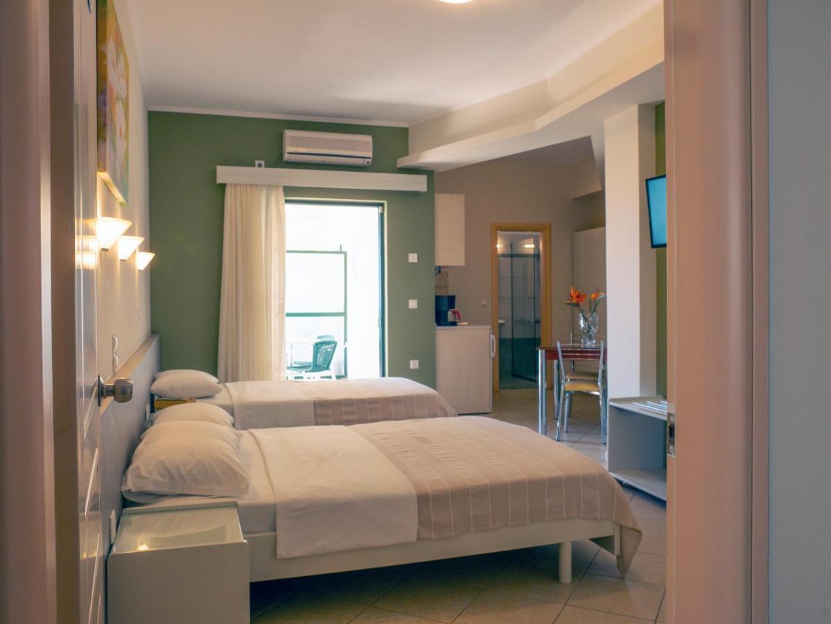 Hotel Loukas Vrachos Paralia Vrachou Buitenkant foto