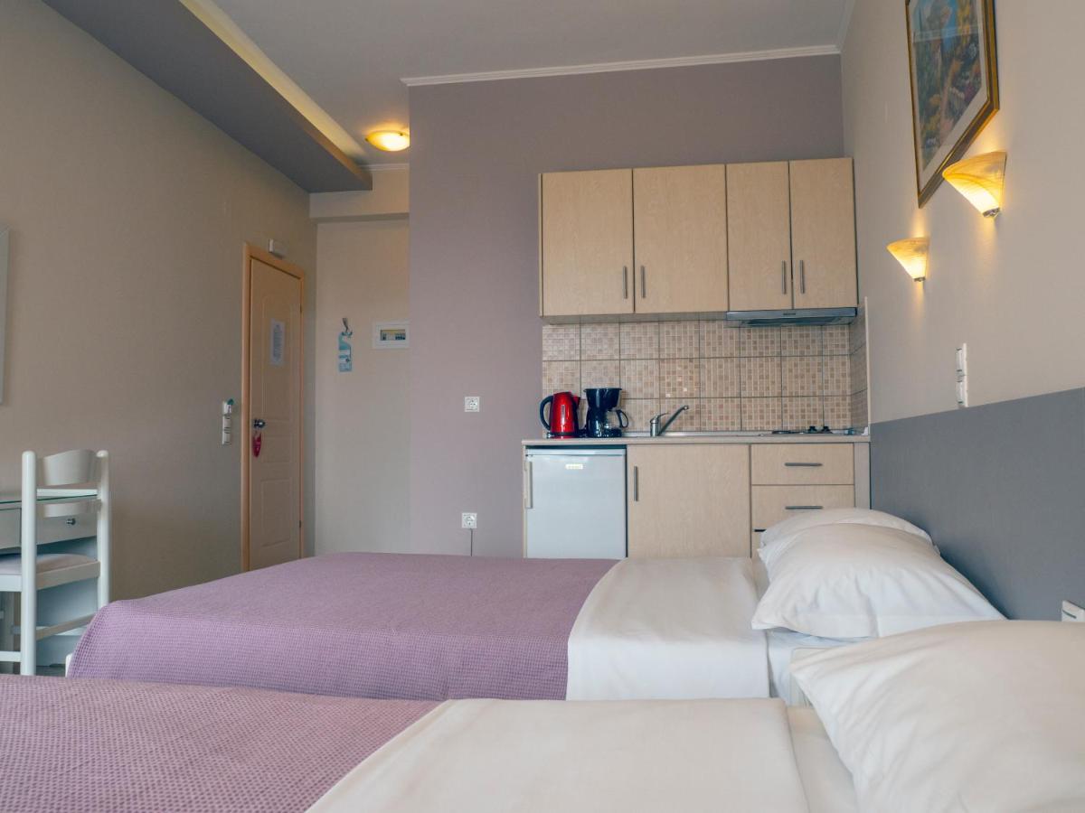 Hotel Loukas Vrachos Paralia Vrachou Buitenkant foto