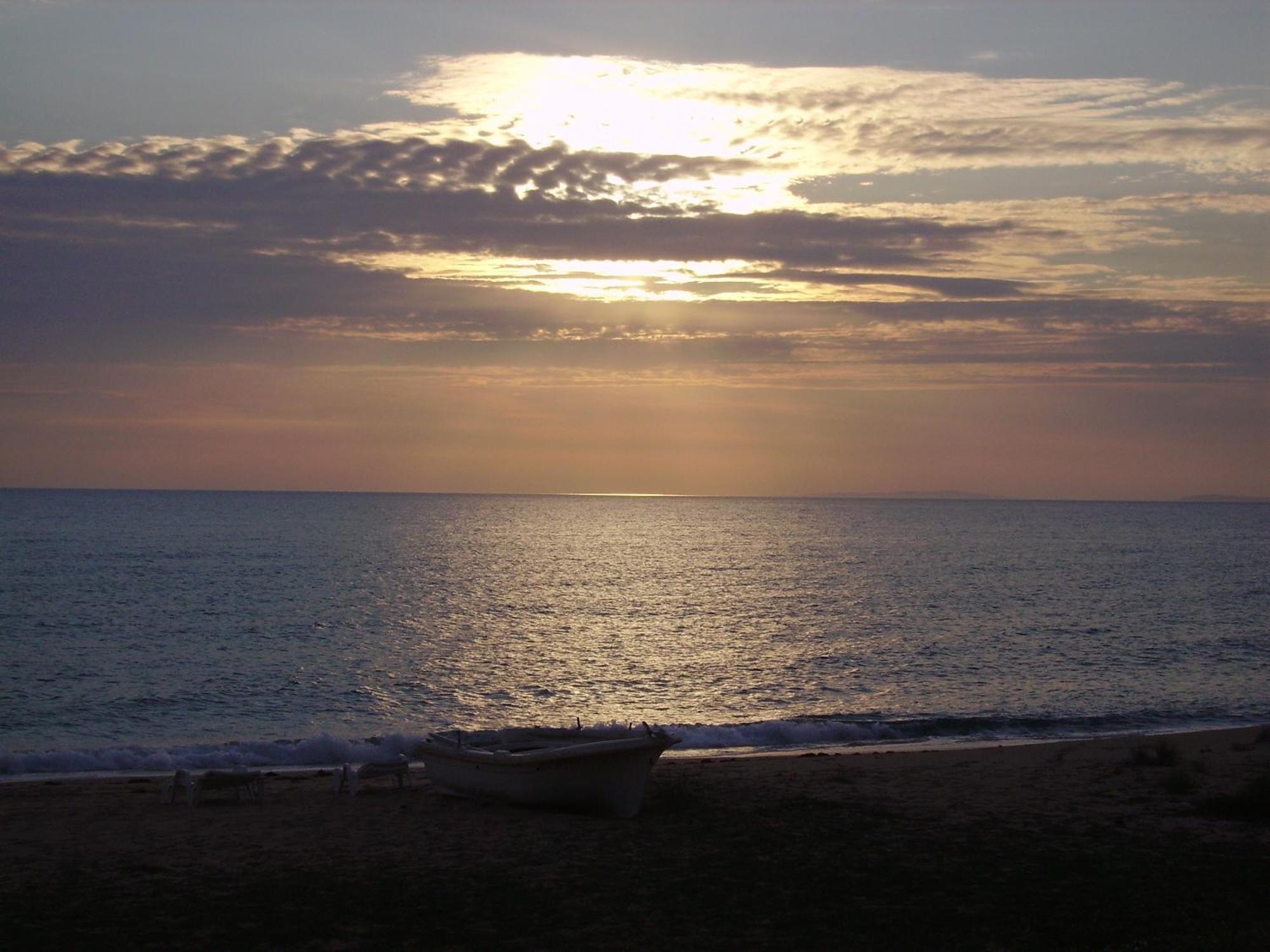 Hotel Loukas Vrachos Paralia Vrachou Buitenkant foto