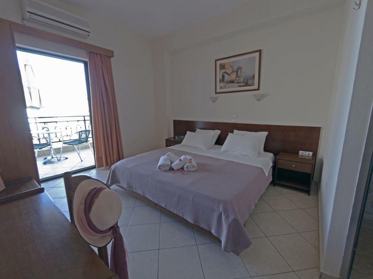 Hotel Loukas Vrachos Paralia Vrachou Buitenkant foto